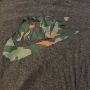 Men’s small Nike camouflage tee